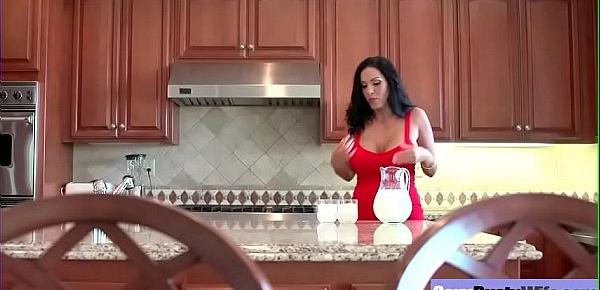  Sex Tape With Gorgeous Busty Hot Housewife (Veronica Rayne) video-30